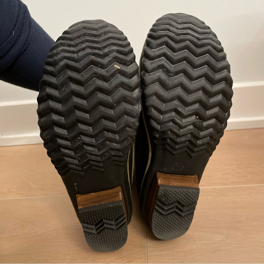 🎊HOST PICK🎊 SOREL Tan and Black Winter Boots - Picture 8 of 9
